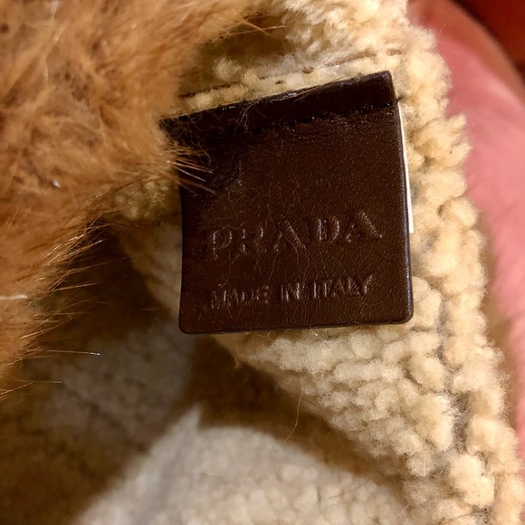 PRADA’S UNSPOKEN LUXURY - Picture 5 of 8